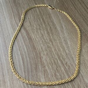Elegant Gold Toned Chain Necklace